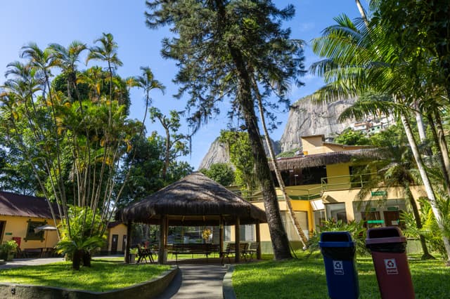 Slide com imagem de Espaço exclusivo e personalizado